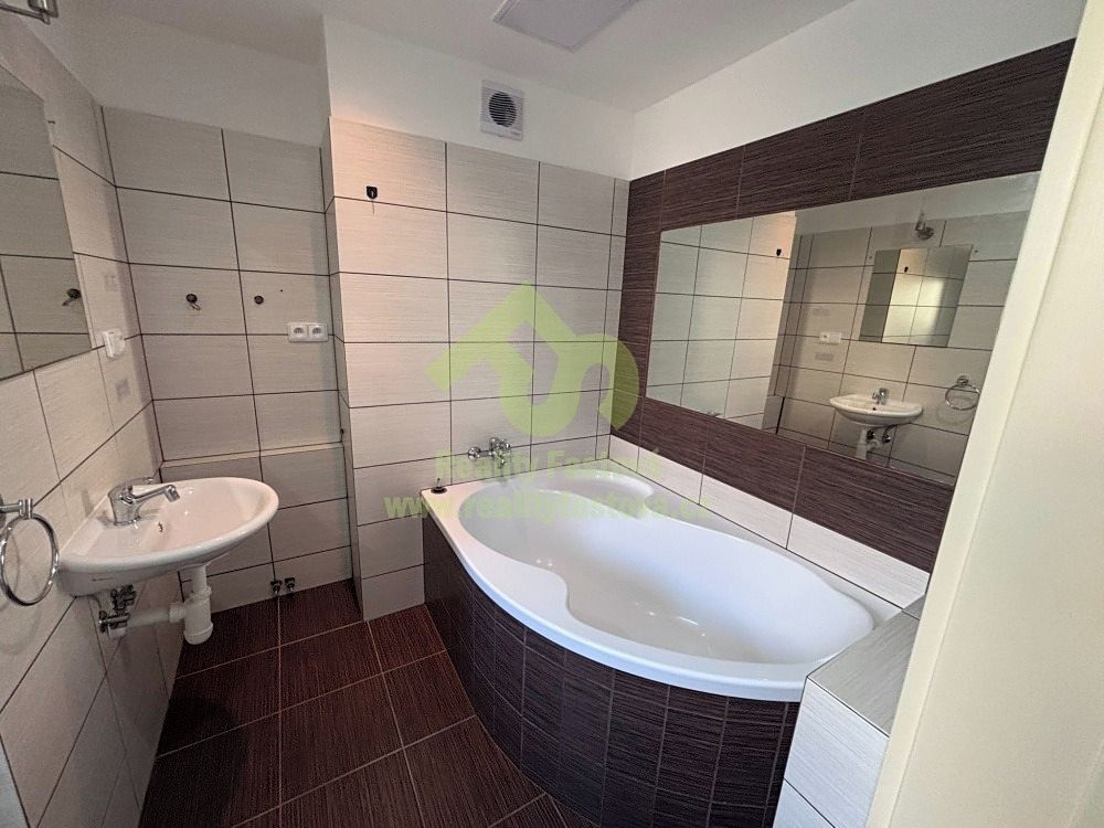 Pronájem bytu 2+1 56 m² – fotografie 4