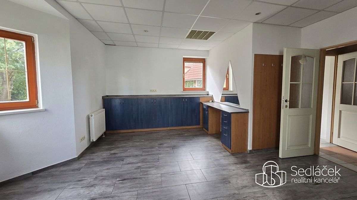 Pronájem obchodního prostoru 31 m² – fotografie 2