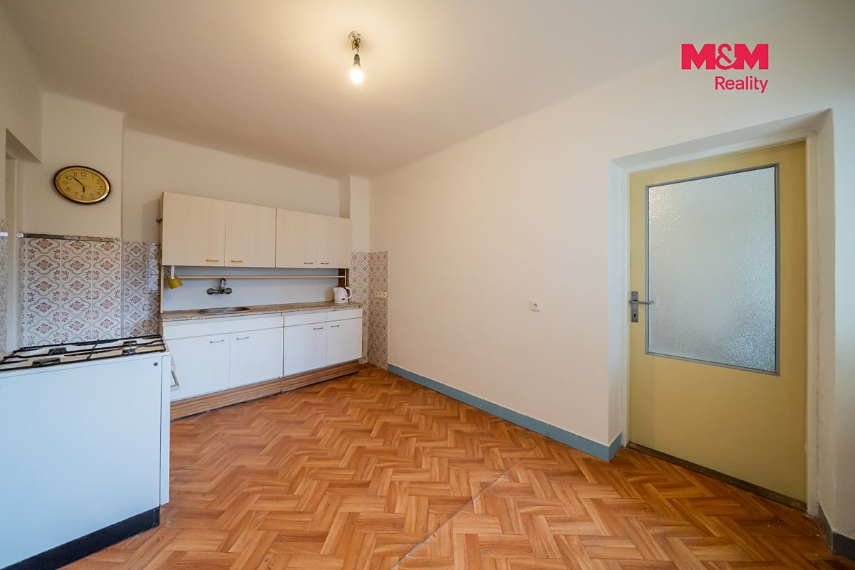 Prodej rodinného domu 120 m², pozemek 1381 m² – fotografie 2