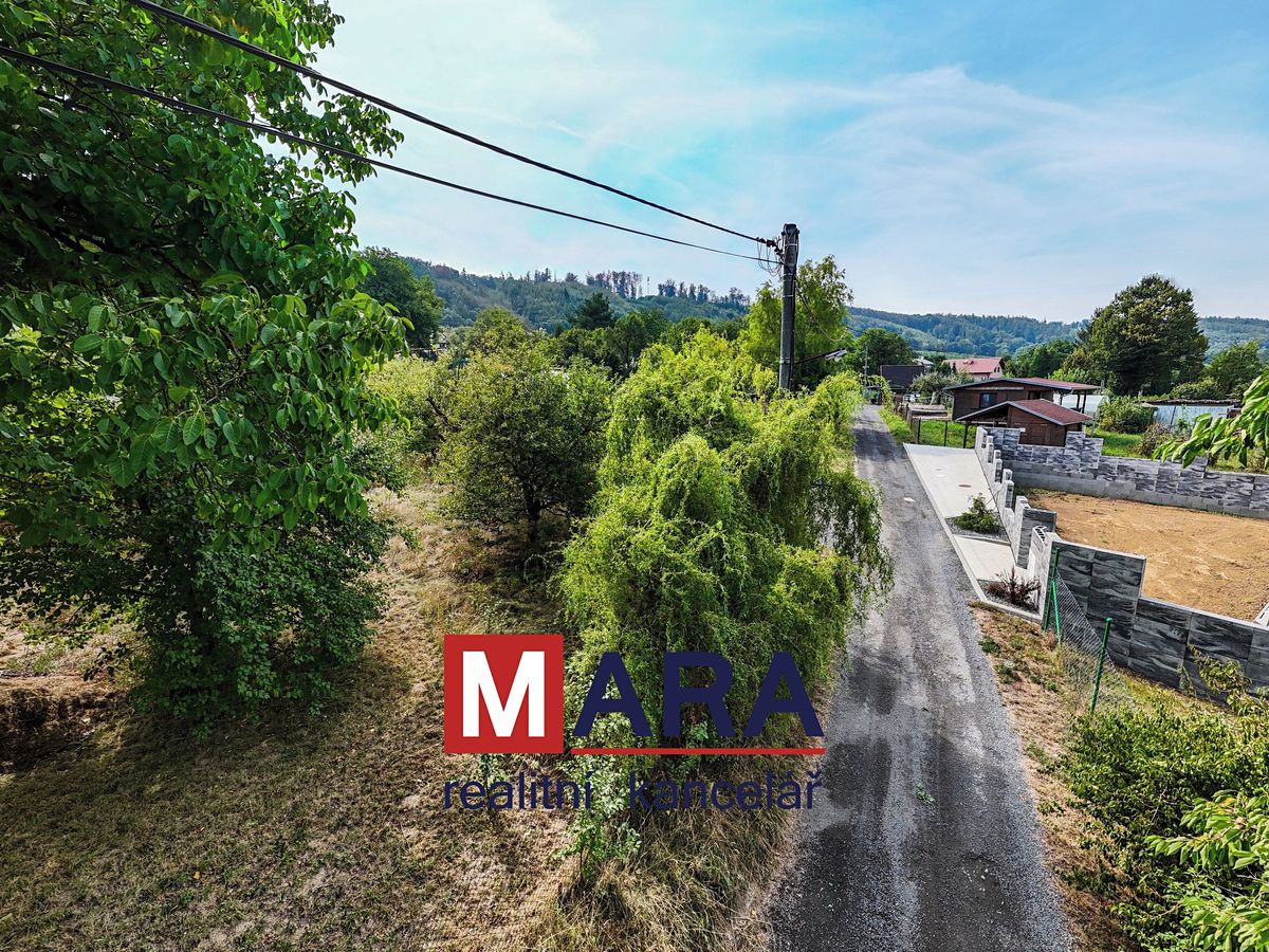 Prodej stavebního pozemku 424 m² – fotografie 2