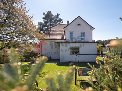 Prodej  rodinného domu 300 m², pozemek 813 m²