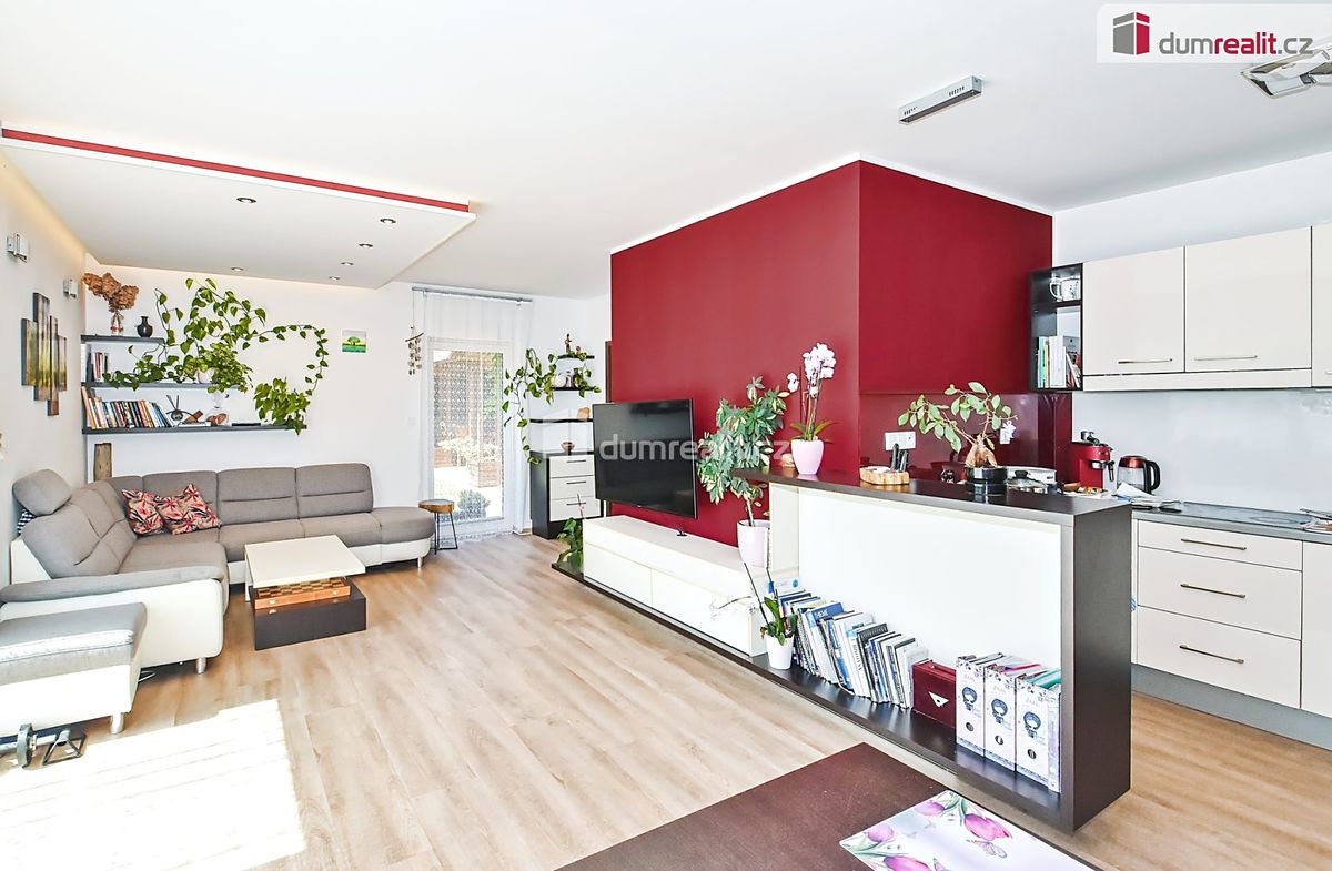 Prodej rodinného domu 104 m², pozemek 367 m² – fotografie 3