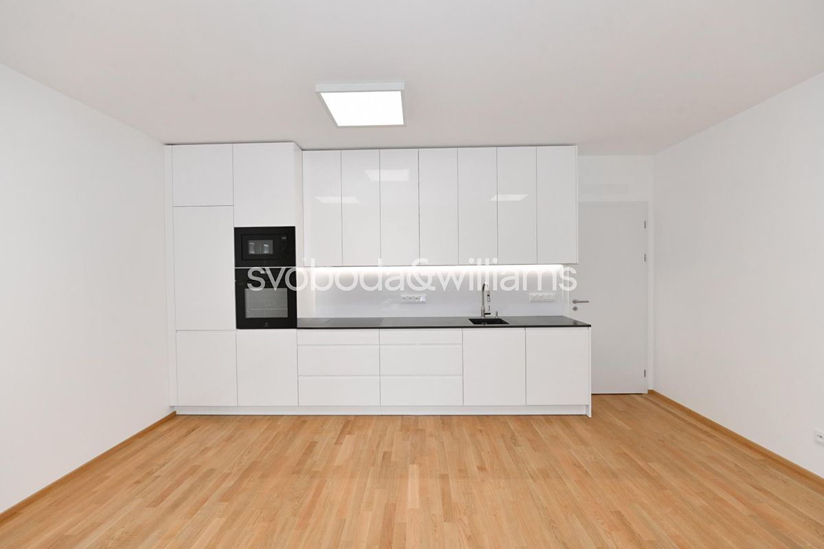 Pronájem bytu 2+kk 52 m² – fotografie 2