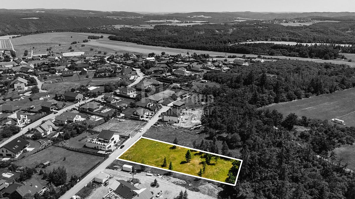 Prodej stavebního pozemku 2628 m², Trnová – fotka 1 z 3