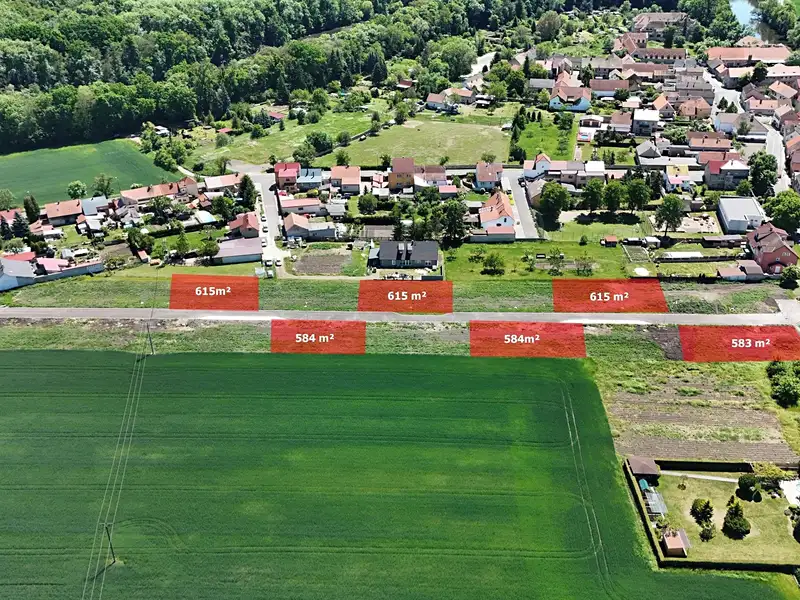Prodej stavebního pozemku 583 m², Vršovice – náhled fotky 1