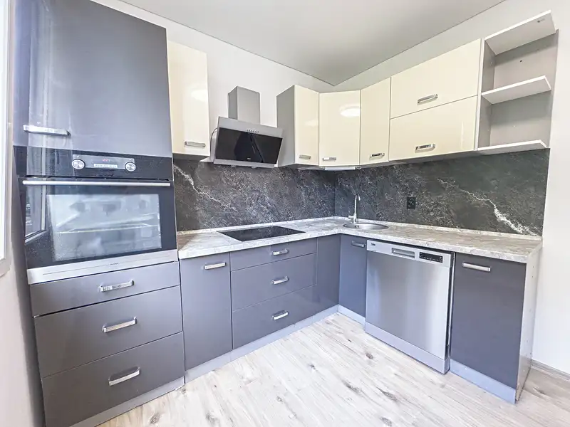 Prodej bytu 3+1 80 m², Krupka – náhled fotky 3