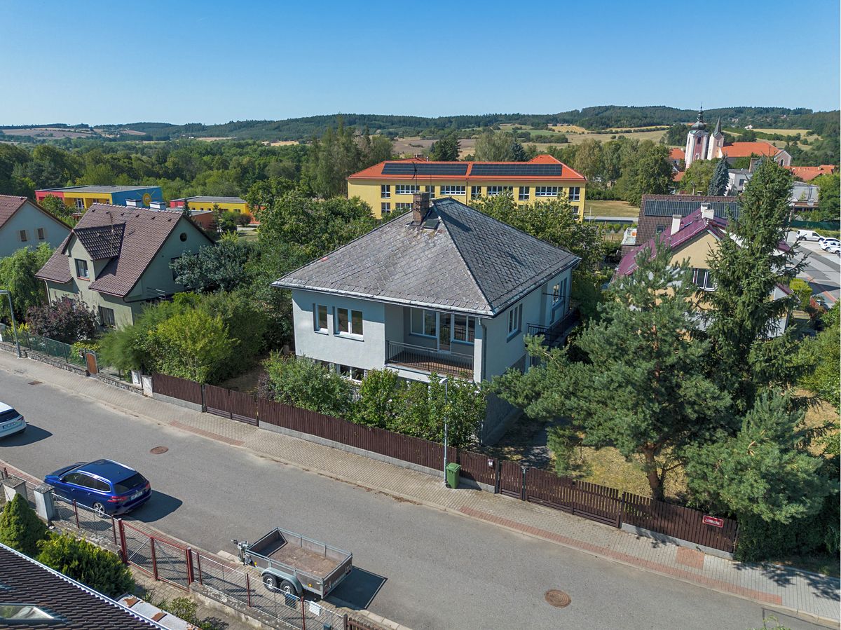 Prodej rodinného domu 250 m², pozemek 665 m²
