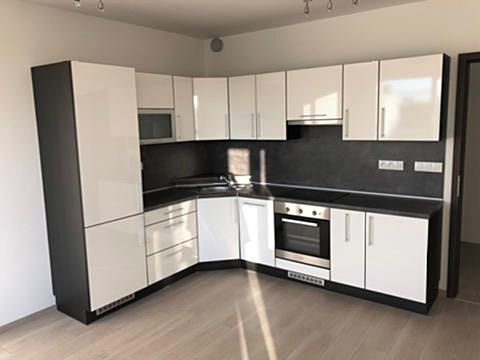 Pronájem bytu 2+kk 58 m² – fotografie 2