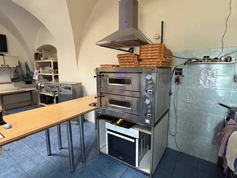 Pronájem restaurace 106 m², Kokory – náhled fotky 1