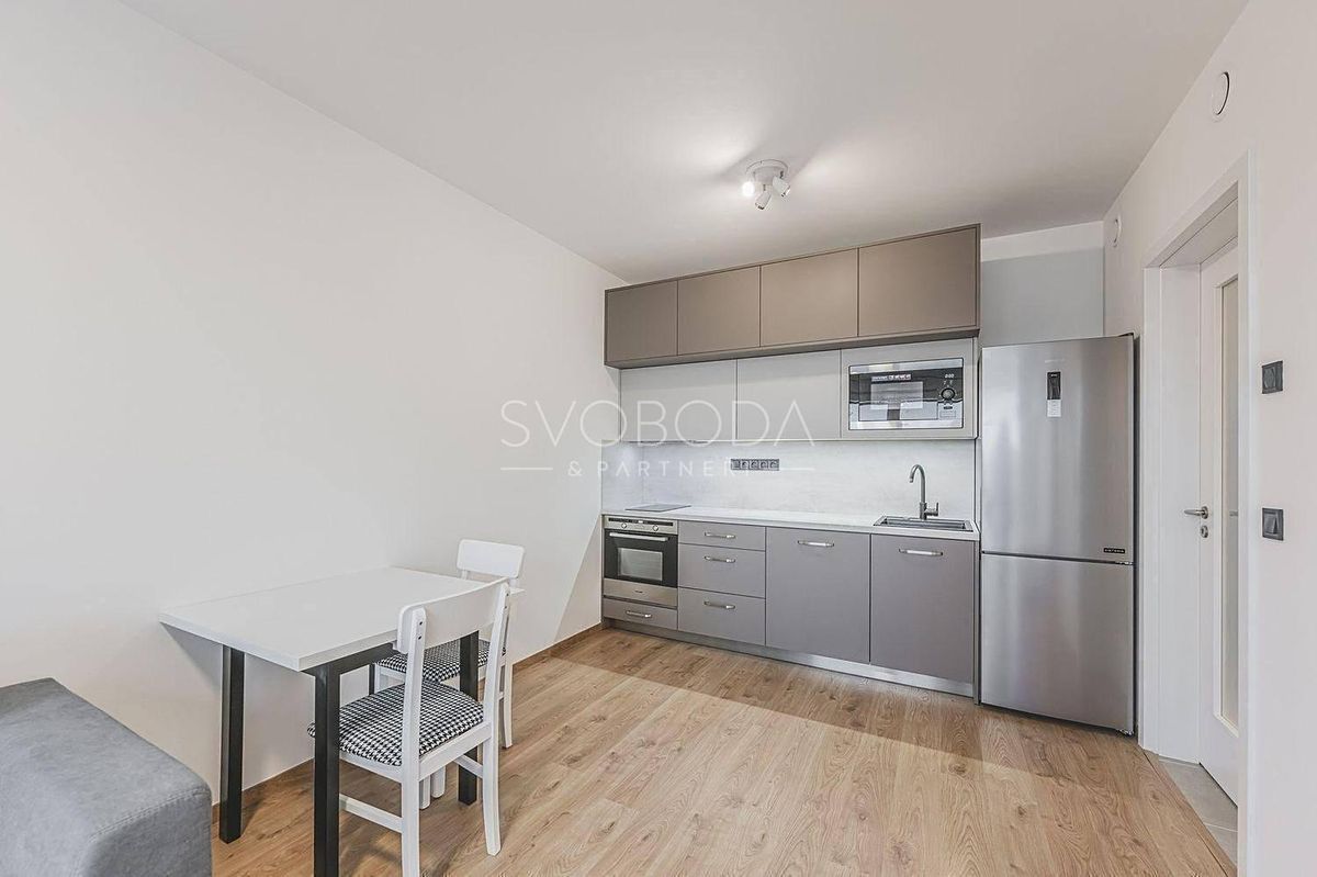 Pronájem bytu 2+kk 39 m² – fotografie 4