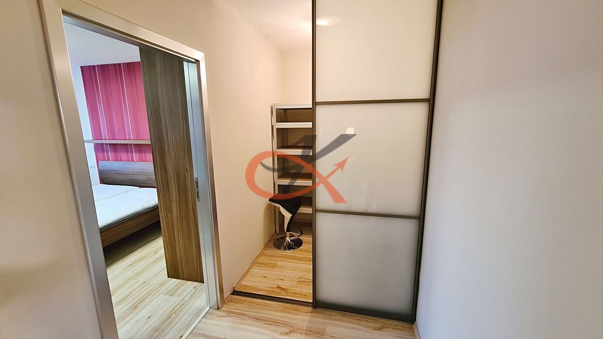 Pronájem bytu 2+1 74 m² – fotografie 2