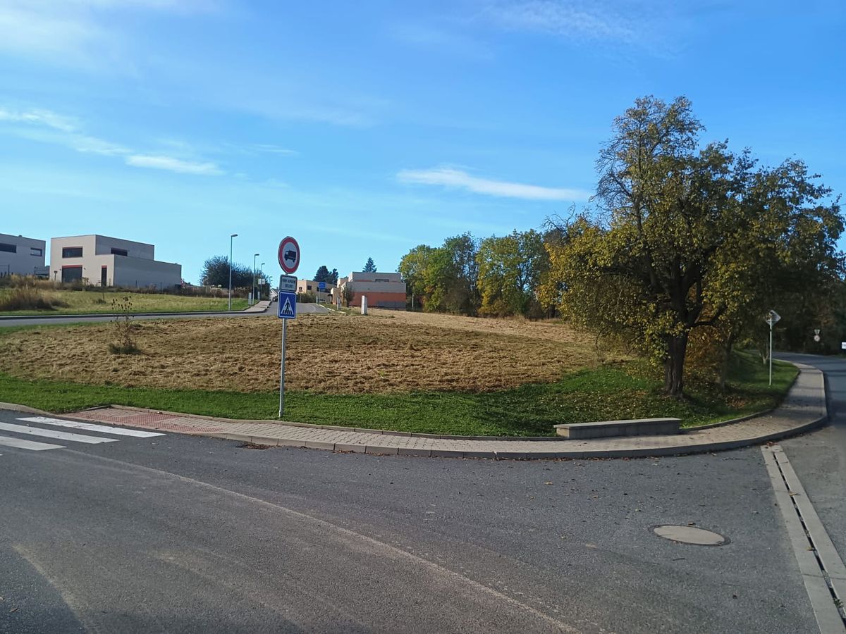 Prodej stavebního pozemku 708 m² – fotografie 5