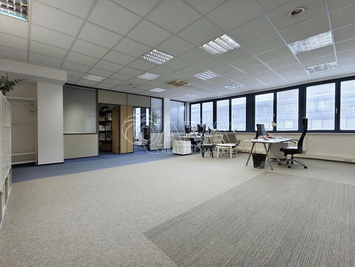 Pronájem kanceláře 115 m² – fotografie 2