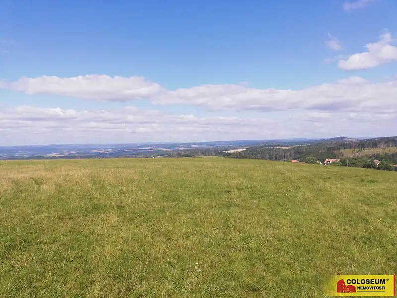 Prodej pole 1032 m², Velenov – náhled fotky 2
