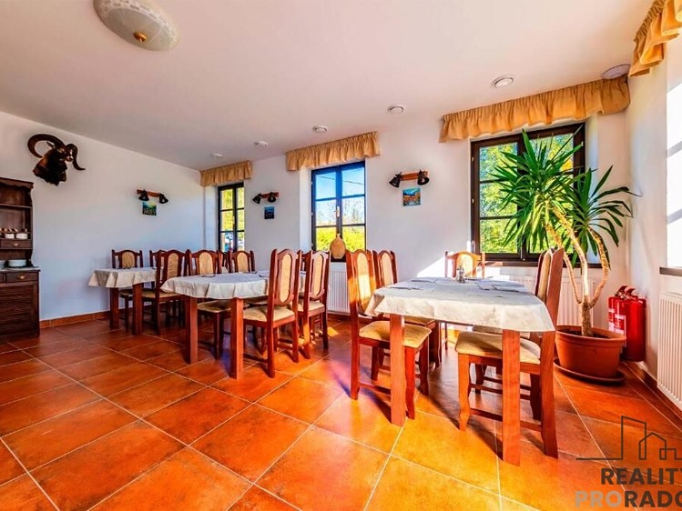 Prodej komerčního prostoru, 744 m² (5 z 8)