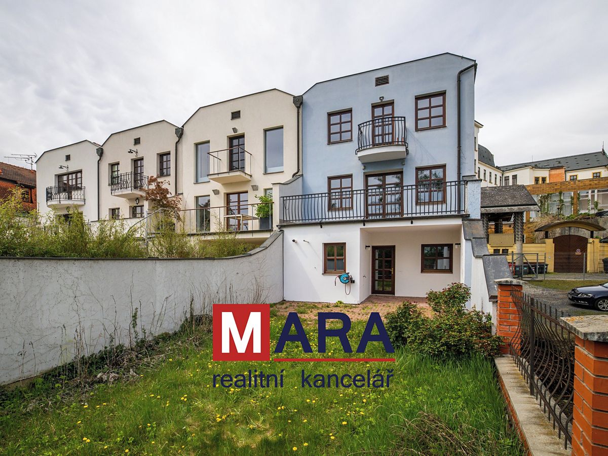 Prodej rodinného domu 332 m², pozemek 202 m² – fotografie 4