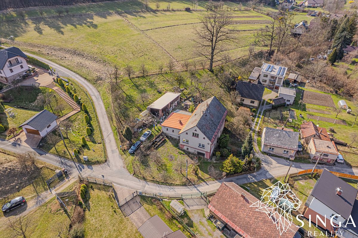Prodej rodinného domu 288 m², pozemek 2402 m² – fotografie 2