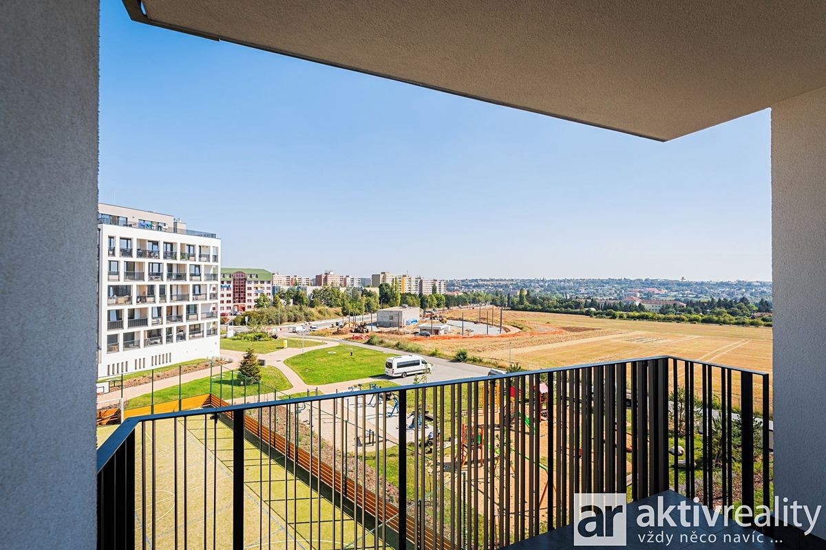 Pronájem bytu 4+kk 106 m² – fotografie 2
