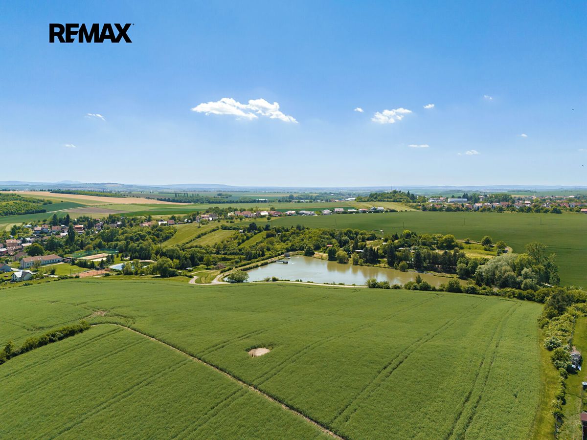 Prodej stavebního pozemku 885 m² – fotografie 3