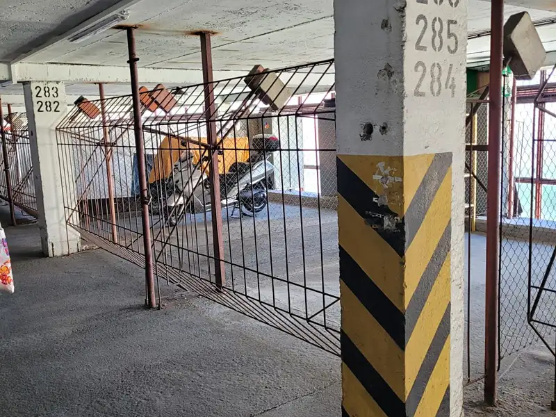 Pronájem garážového stání 18 m², Praha – náhled fotky 2
