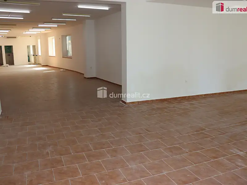 Pronájem obchodního prostoru 160 m², Břeclav – náhled fotky 2