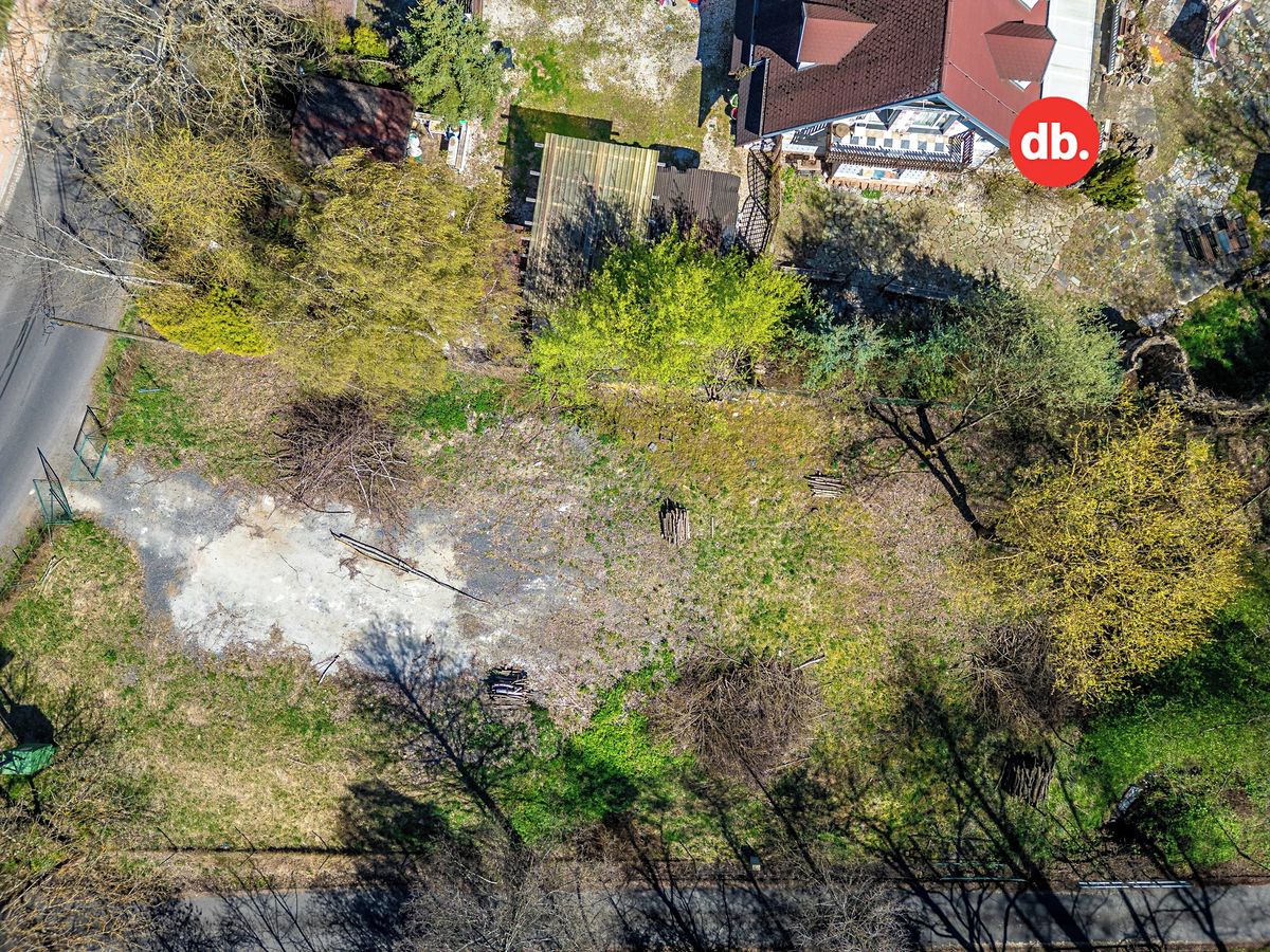 Prodej stavebního pozemku 878 m² – fotografie 2