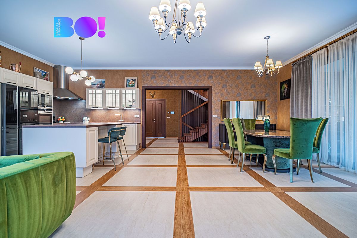 Prodej rodinného domu 543 m², pozemek 1009 m² – fotografie 2
