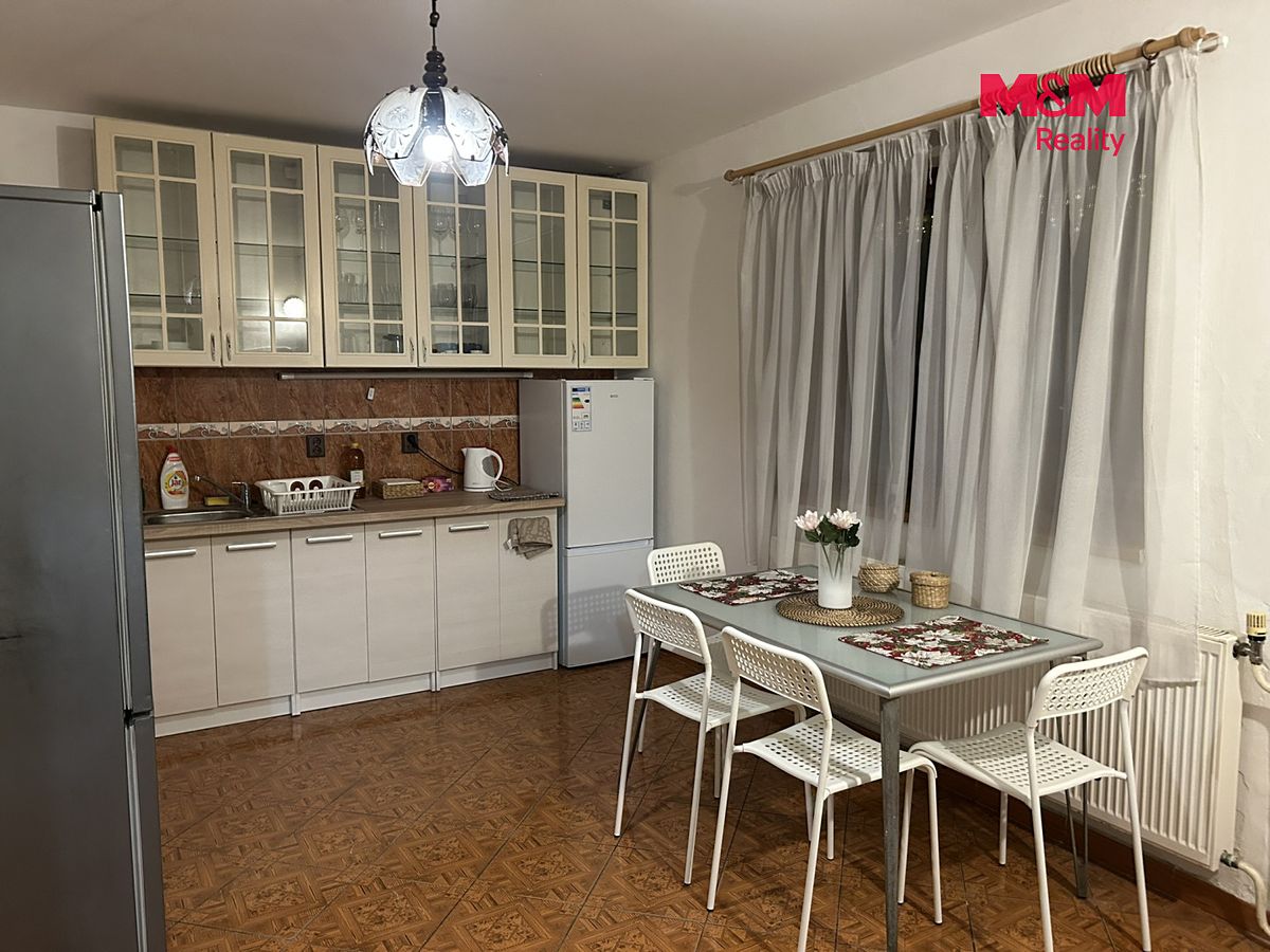 Prodej rodinného domu 150 m², pozemek 196 m² – fotografie 5