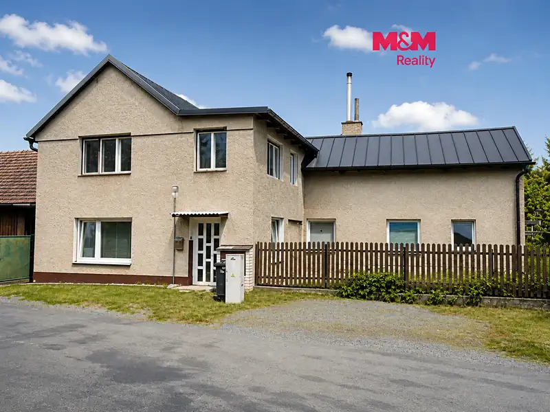 Prodej rodinného domu 313 m², pozemek 927 m², Loučka – náhled fotky 1