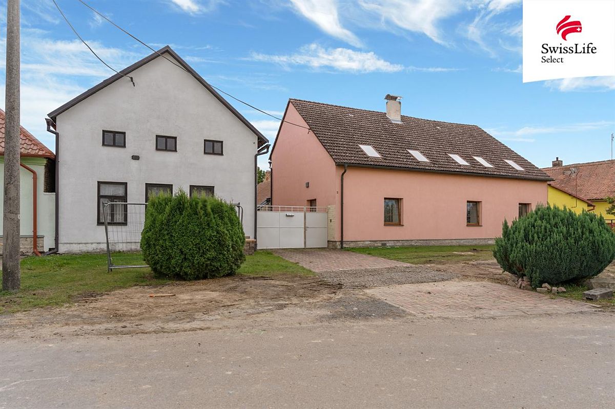 Prodej rodinného domu 550 m², pozemek 2537 m²