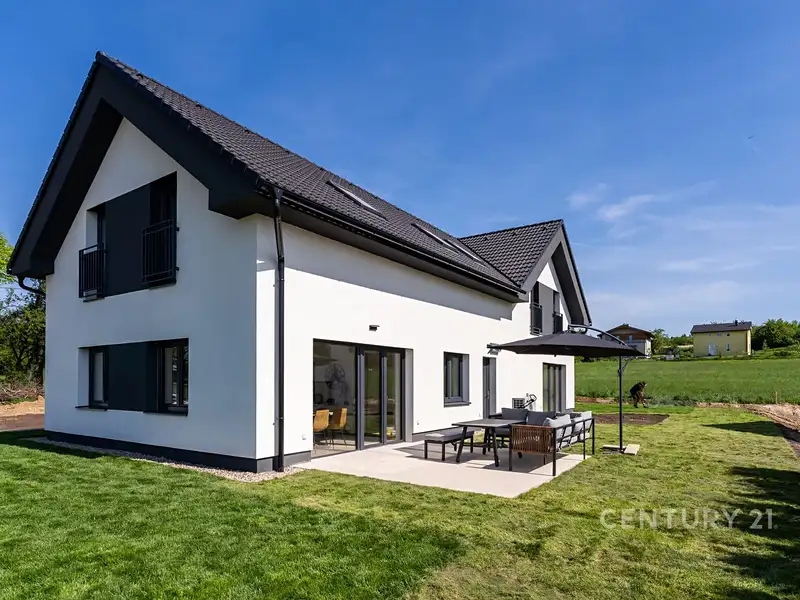 Prodej rodinného domu 93 m², pozemek 235 m², Škvorec – náhled fotky 1