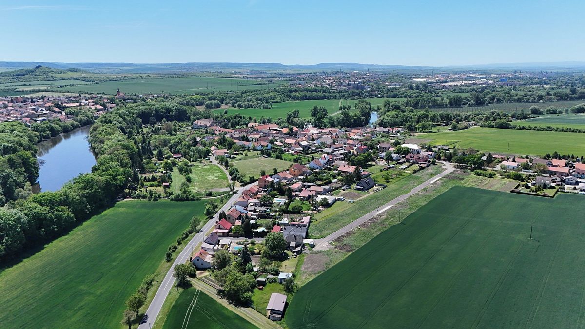 Prodej stavebního pozemku 583 m² – fotografie 2