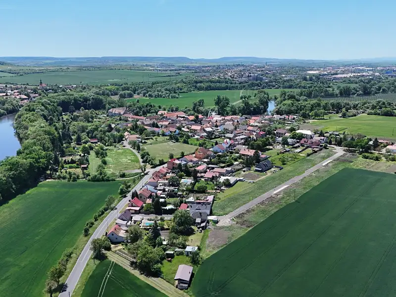 Prodej stavebního pozemku 583 m², Vršovice – náhled fotky 2