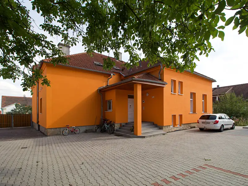 Pronájem bytu 2+1 44 m², Líně – náhled fotky 1