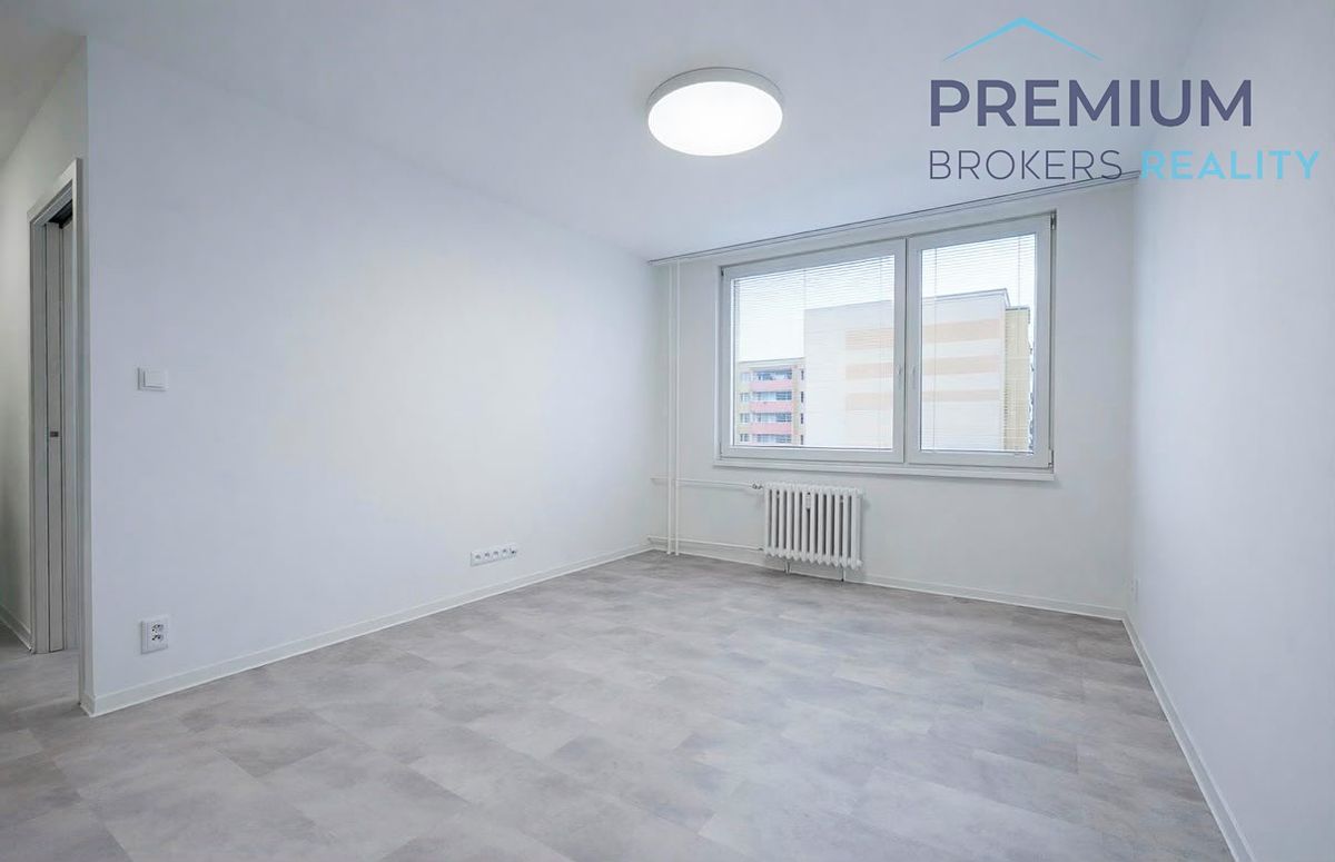 Pronájem bytu 2+kk 39 m² – fotografie 3
