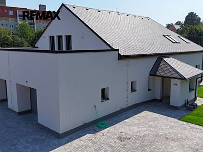 Prodej rodinného domu 321 m², pozemek 558 m²