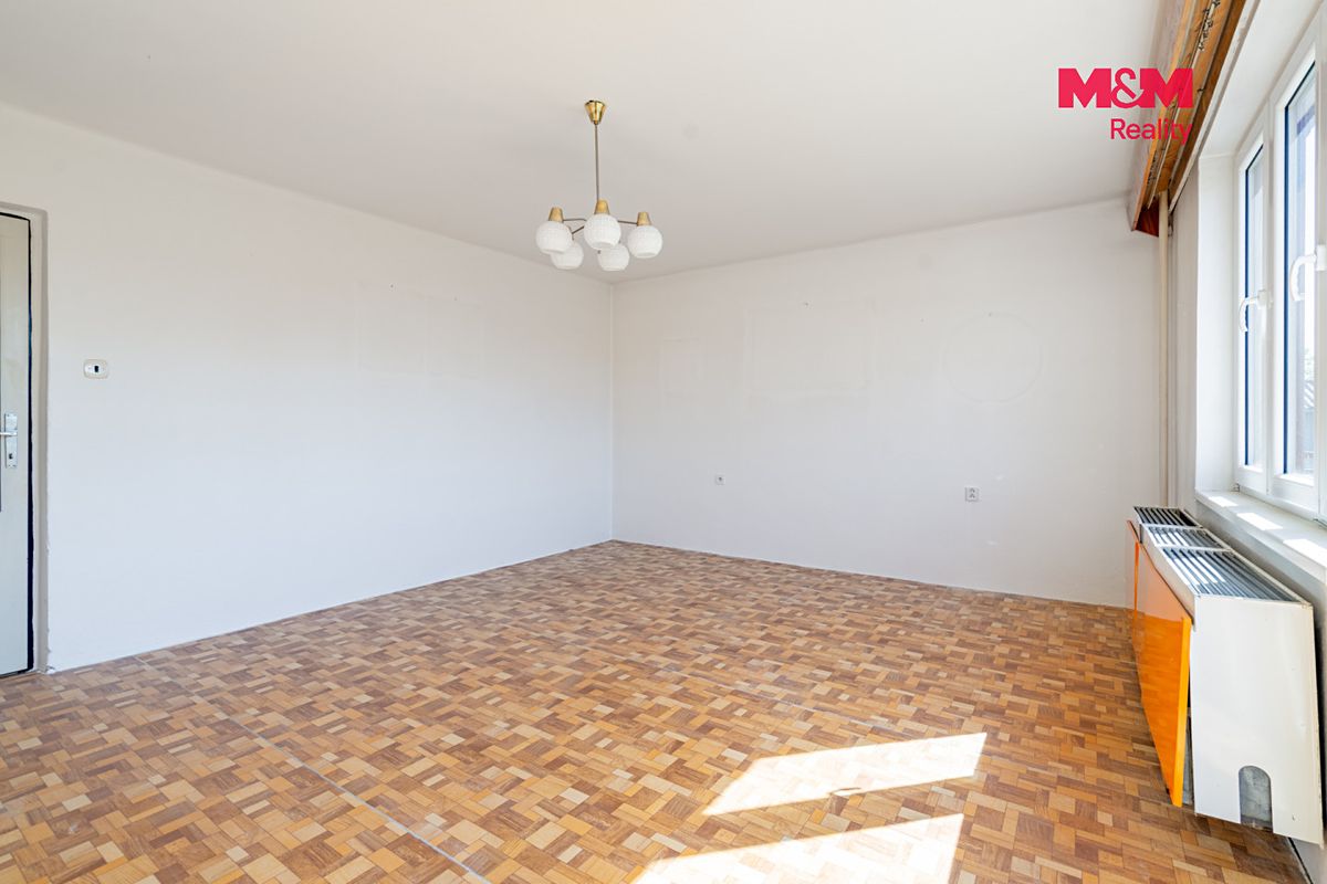 Prodej rodinného domu 148 m², pozemek 987 m² – fotografie 4