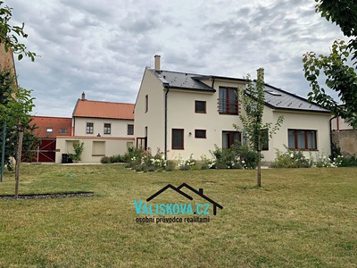 Pronájem  rodinného domu 155 m², pozemek 450 m²