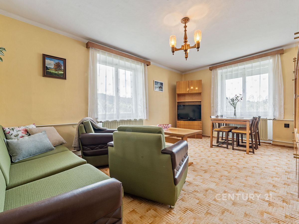 Prodej rodinného domu 140 m², pozemek 1269 m² – fotografie 3