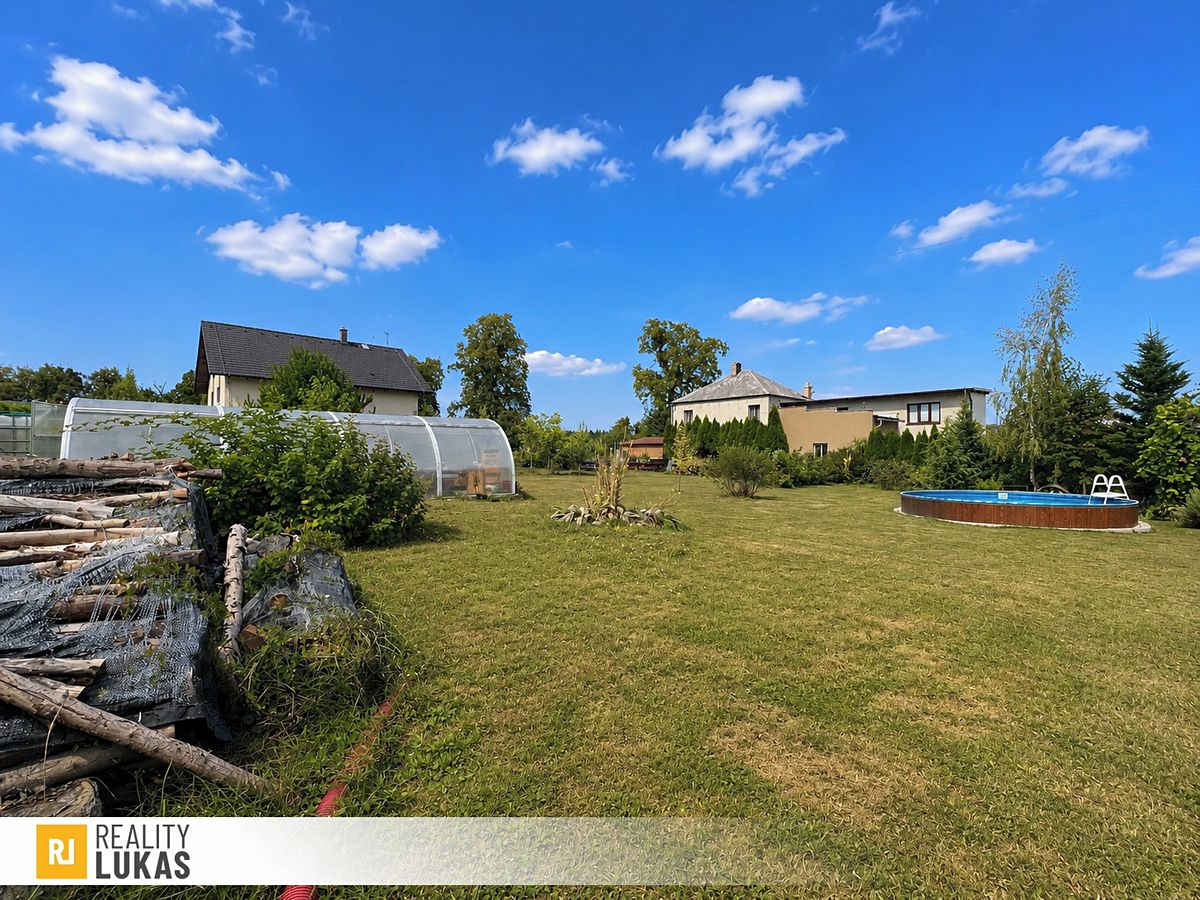 Prodej stavebního pozemku 1000 m² – fotografie 2