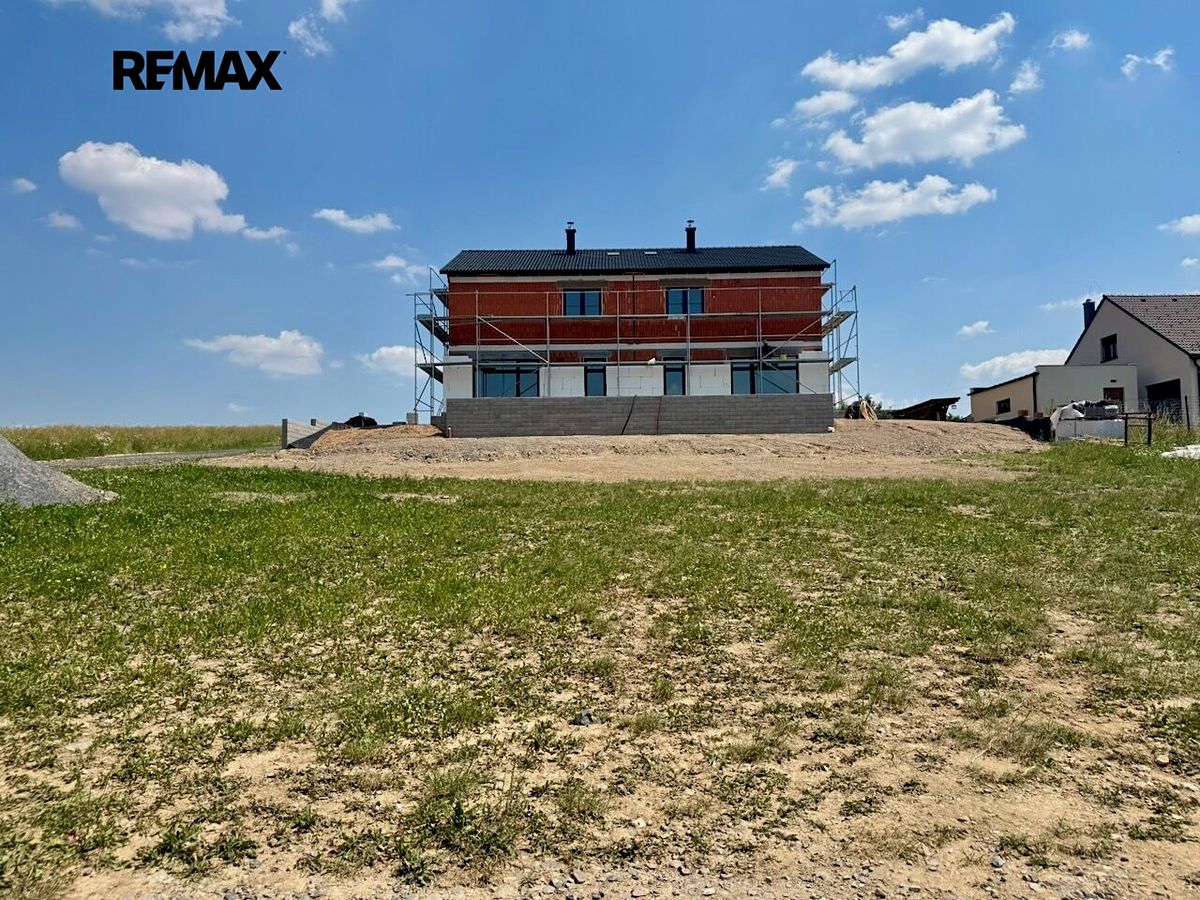 Prodej rodinného domu 139 m², pozemek 1231 m² – fotografie 3