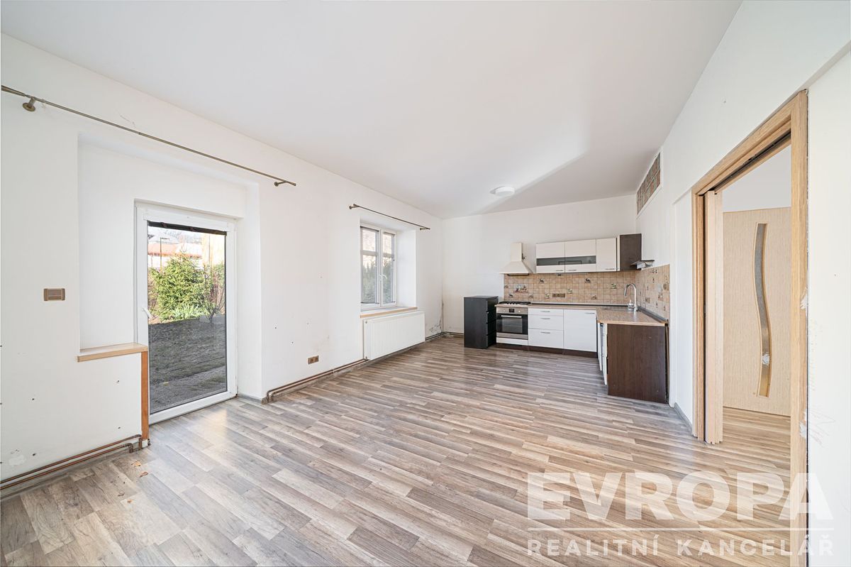 Prodej rodinného domu 495 m², pozemek 528 m² – fotografie 3