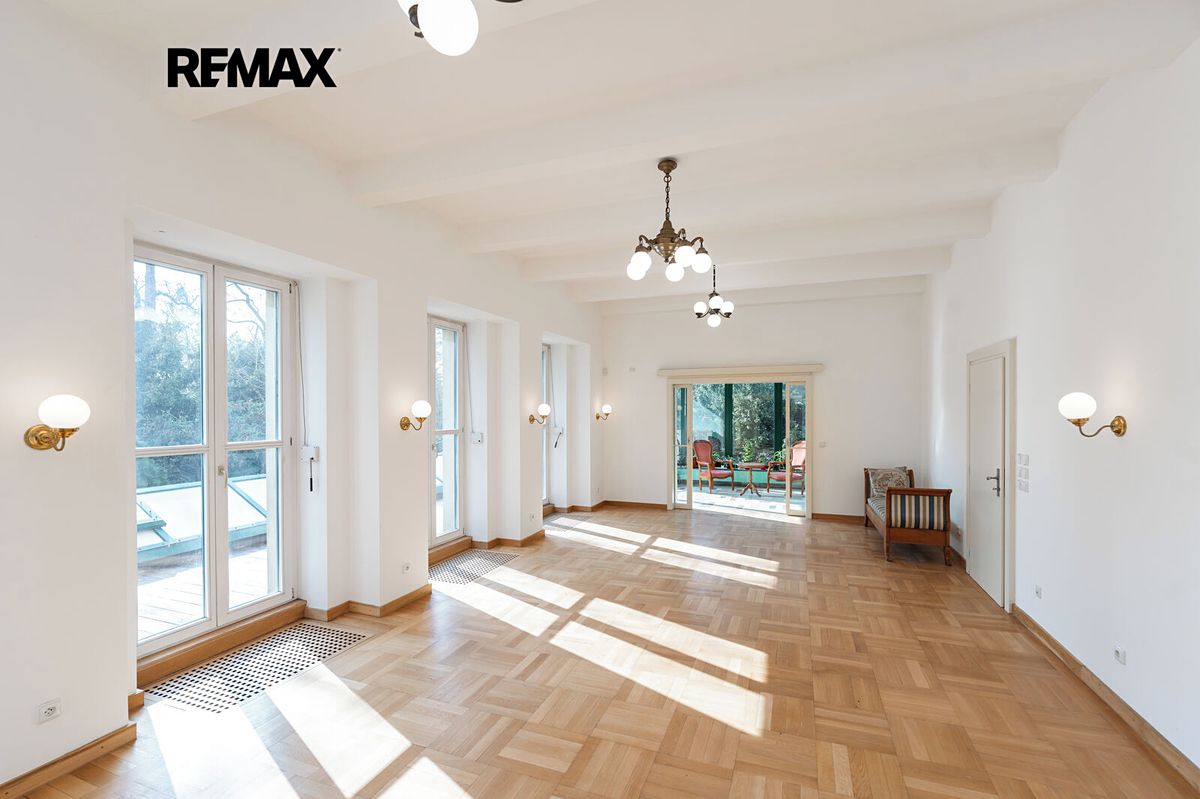 Prodej vily 675 m², pozemek 2791 m² – fotografie 3