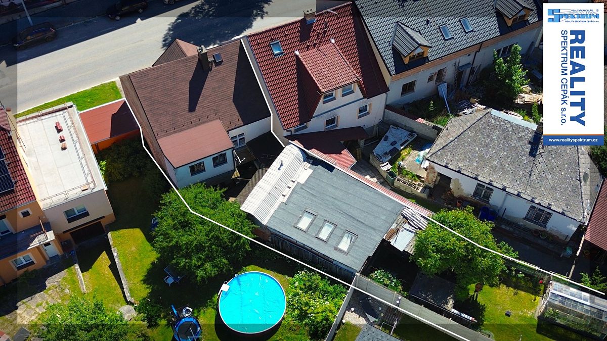 Prodej rodinného domu 216 m², pozemek 503 m² – fotografie 3