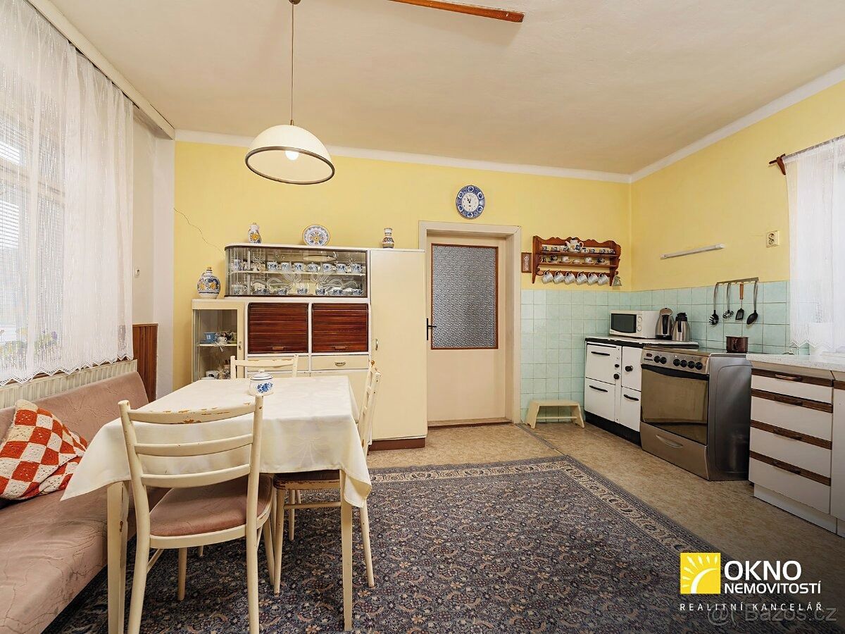 Prodej rodinného domu 120 m², pozemek 817 m² – fotografie 2