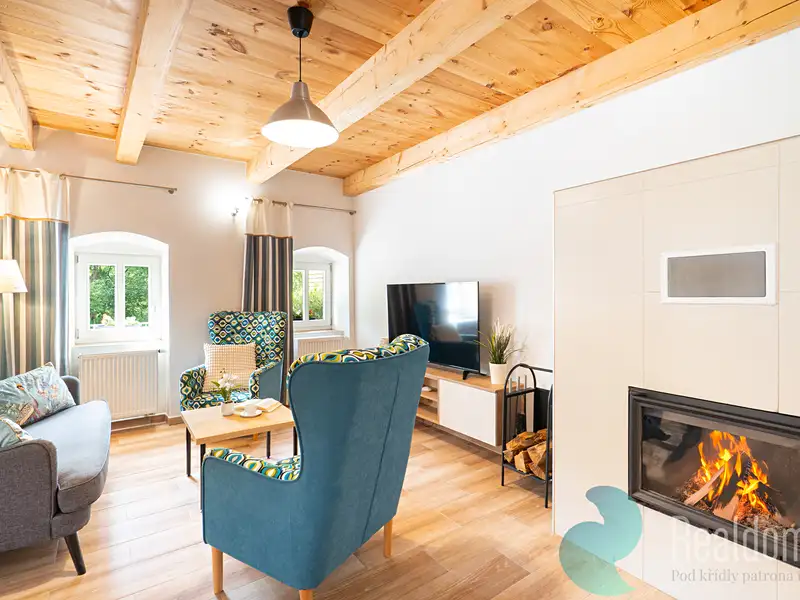Prodej rodinného domu 302 m², pozemek 926 m², Rožmberk nad Vltavou – náhled fotky 3