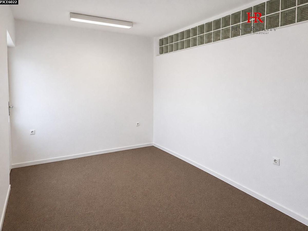 Pronájem kanceláře 21 m² – fotografie 5