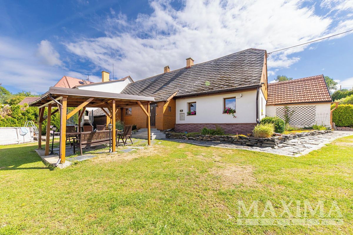 Prodej rodinného domu 199 m², pozemek 1132 m²