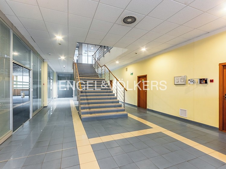 Комерційне приміщення в оренду, 1 386 м² (7 з 23)
