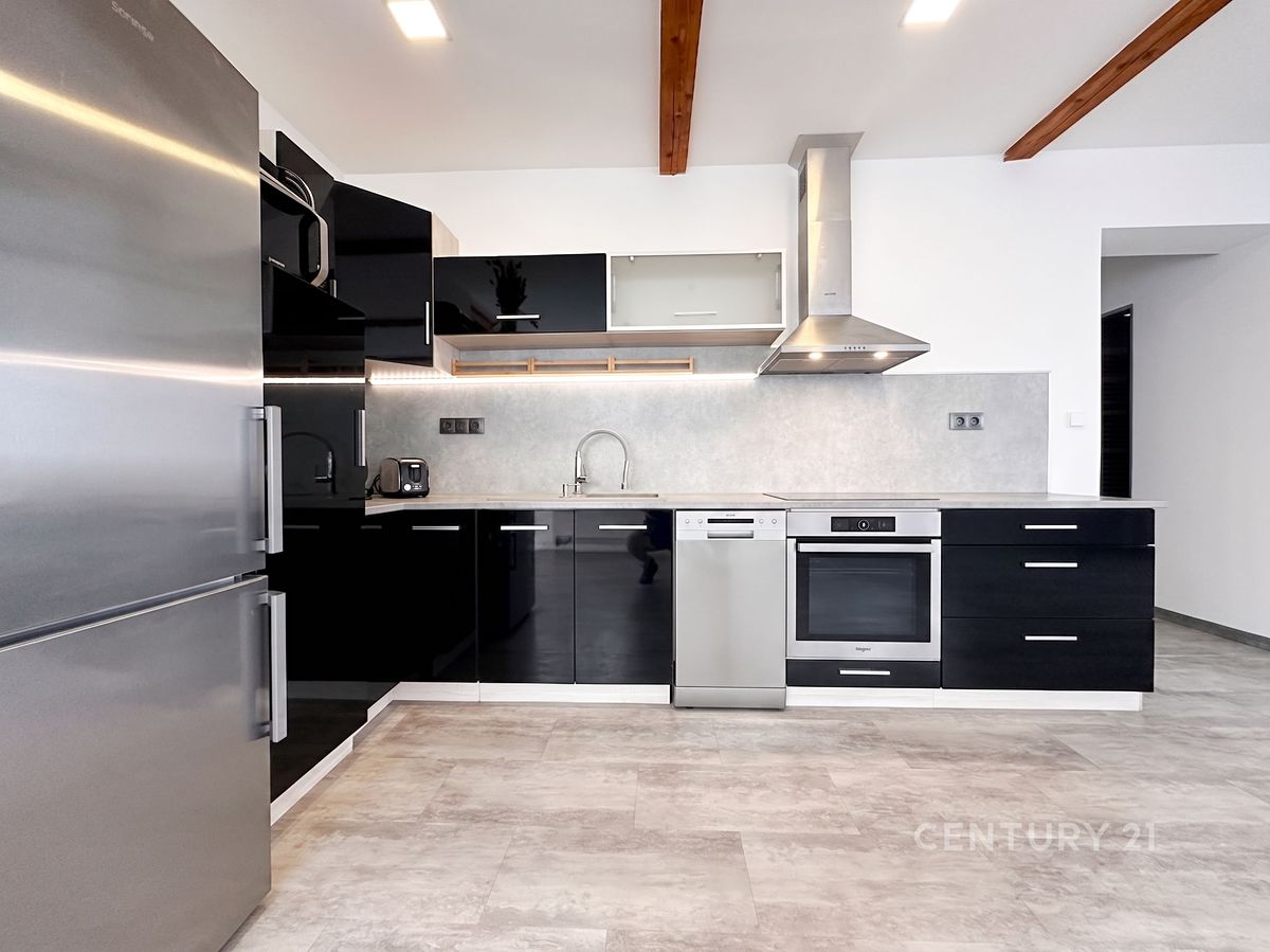 Pronájem bytu 3+kk 72 m² – fotografie 4